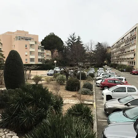 4 Pieces 6 Pers Proche Mer 76072 Sainte-Maxime